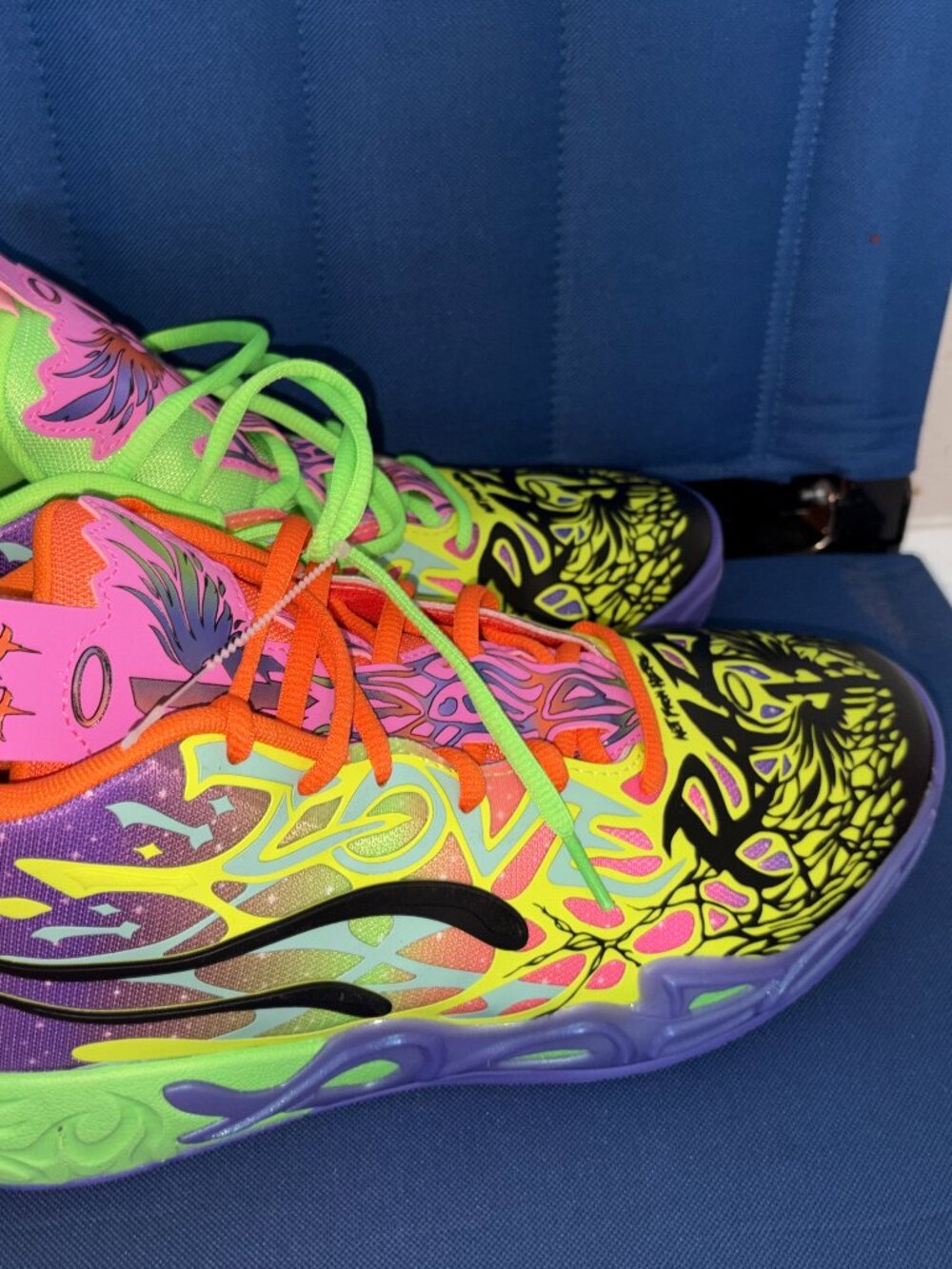 lamelo ball basketball shoes mb size 10